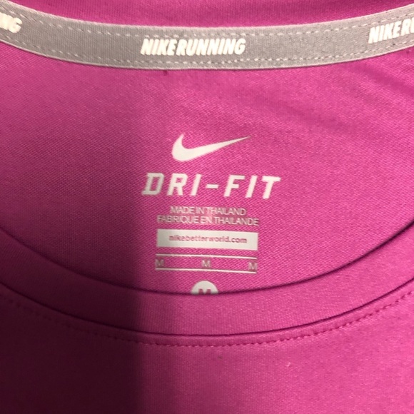 🌻Nike Workout Shirt - Picture 2 of 2